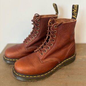 1460 WOMEN'S PASCAL LEATHER BOOTS Size 8